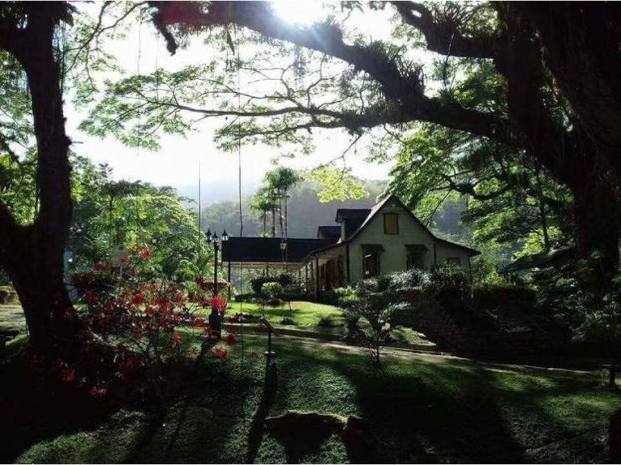 Lopinot Tour in Trinidad: Cocoa Estate, Chocolate Demo