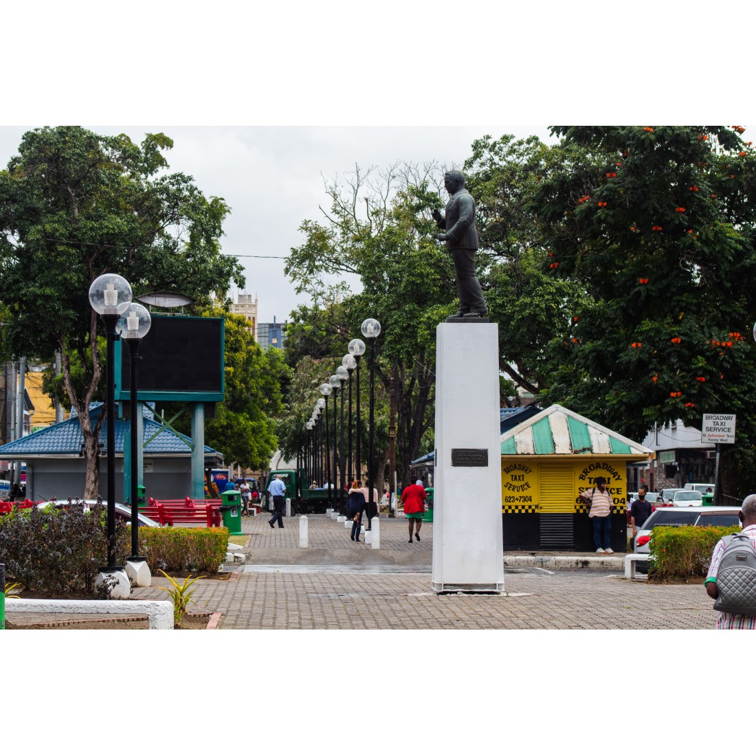 Port of Spain City Tour: Magnificent Seven & Fort George