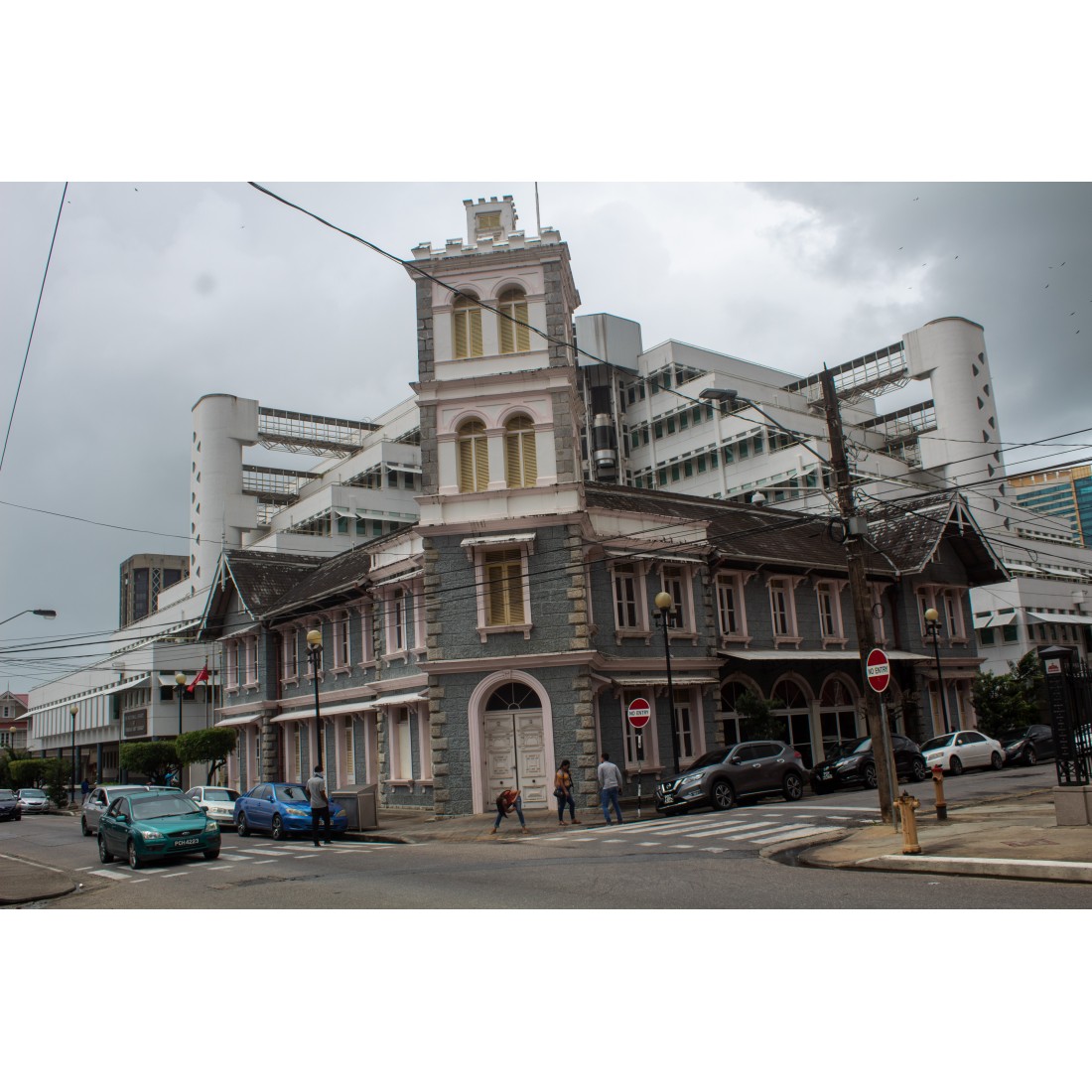 Port of Spain City Tour: Magnificent Seven & Fort George 8